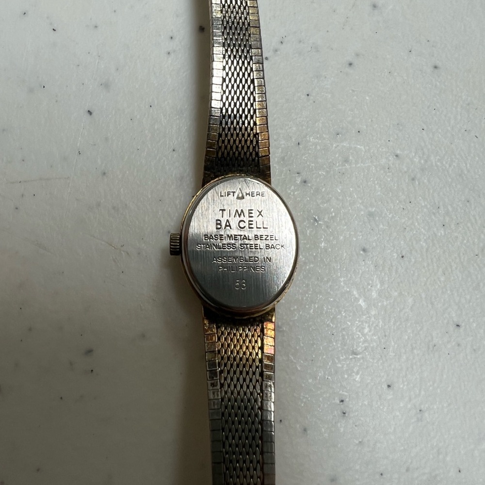 Timex ladies gold plated watch - Picture 3 of 3